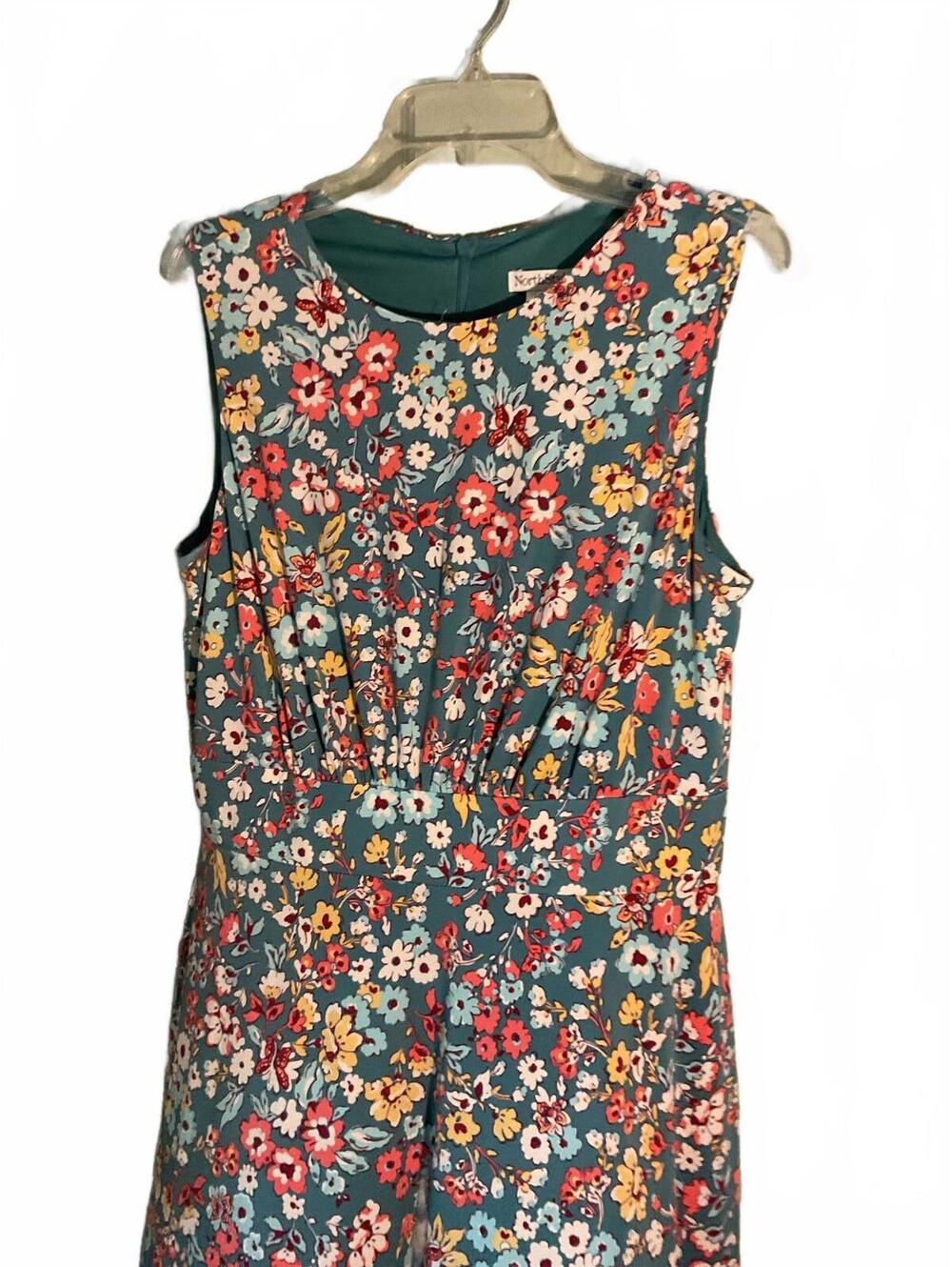 North style Beautiful Floral Print Summer Dress with Pleated Bodice Size 12 - Picture 3 of 9